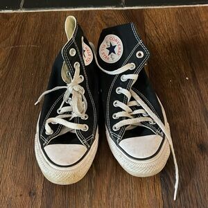 Men’s size 4.5, women’s 6.5 Classic black converse